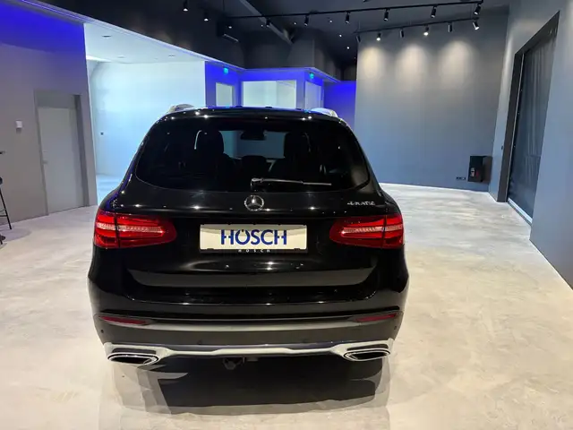 Mercedes-Benz GLC view 4