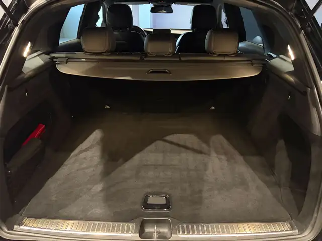 Mercedes-Benz GLC view 12