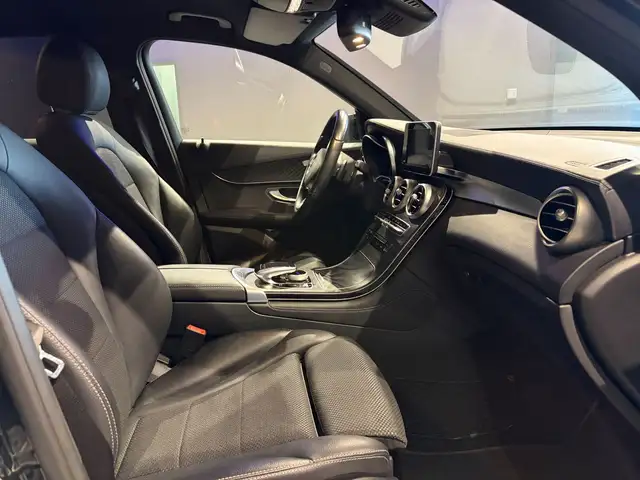 Mercedes-Benz GLC view 14