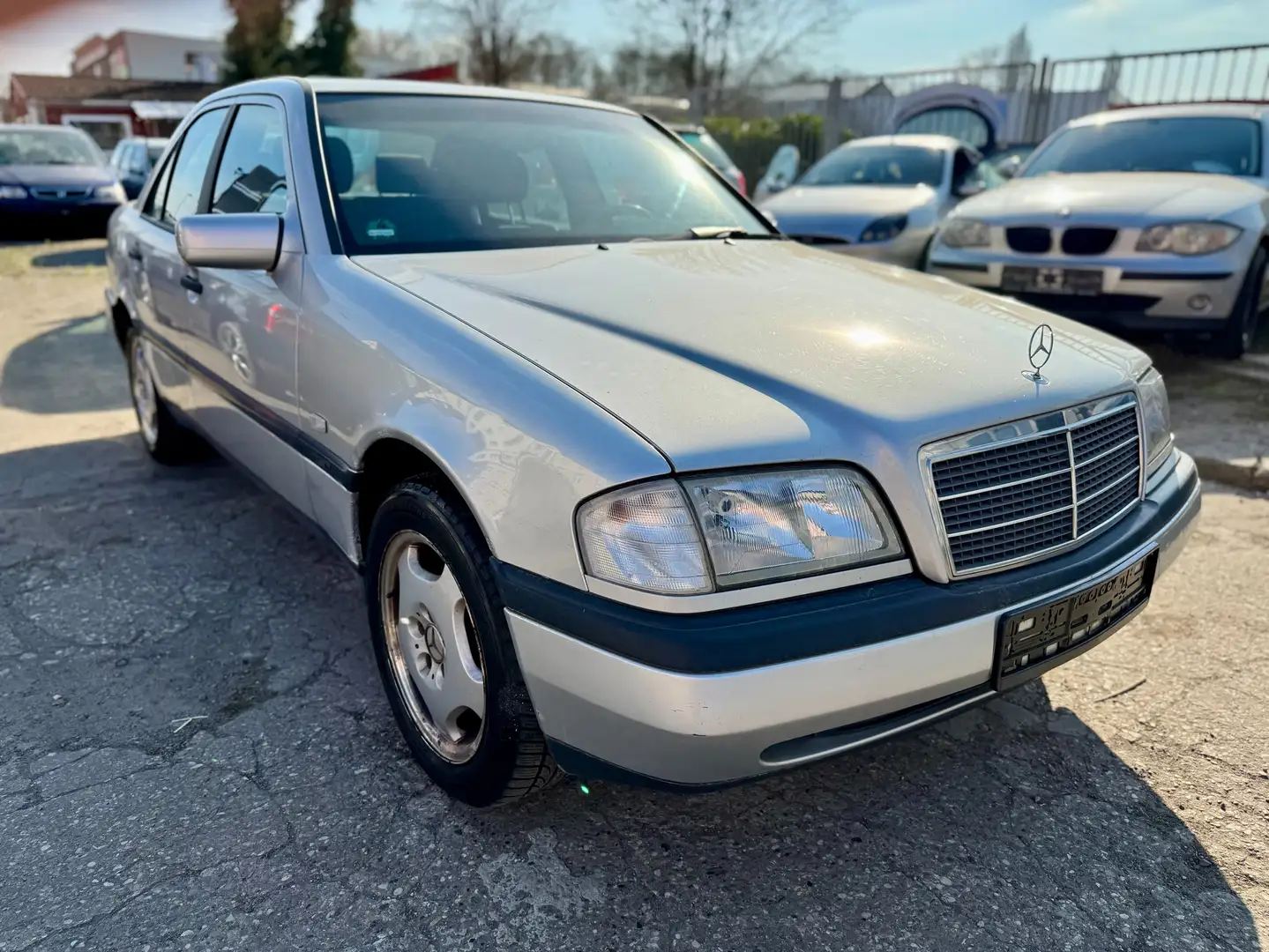 Mercedes-Benz C 180 Automatik Classic Серебристый - 1