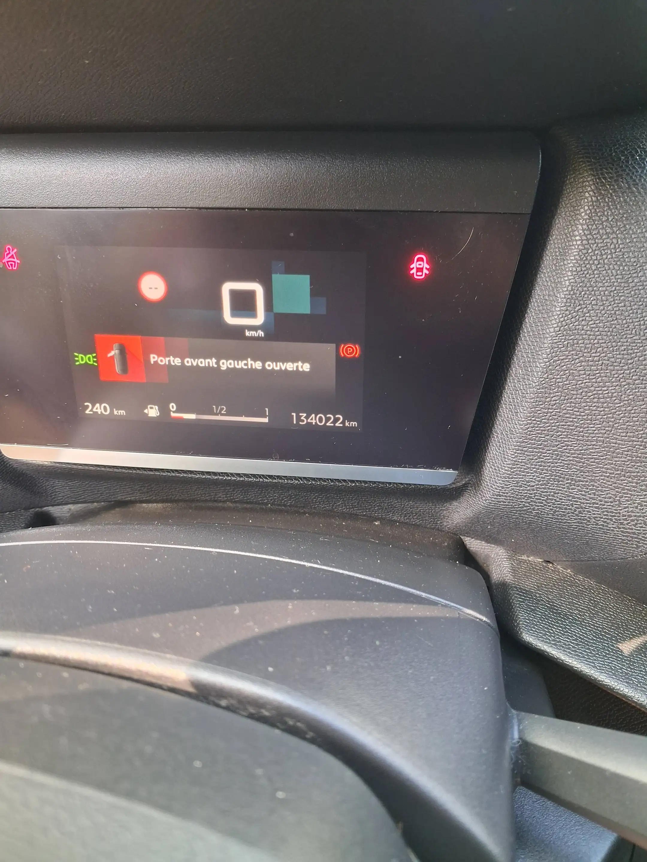 Citroen C4 C4 1.5 BlueHDi Feel S — photo 14