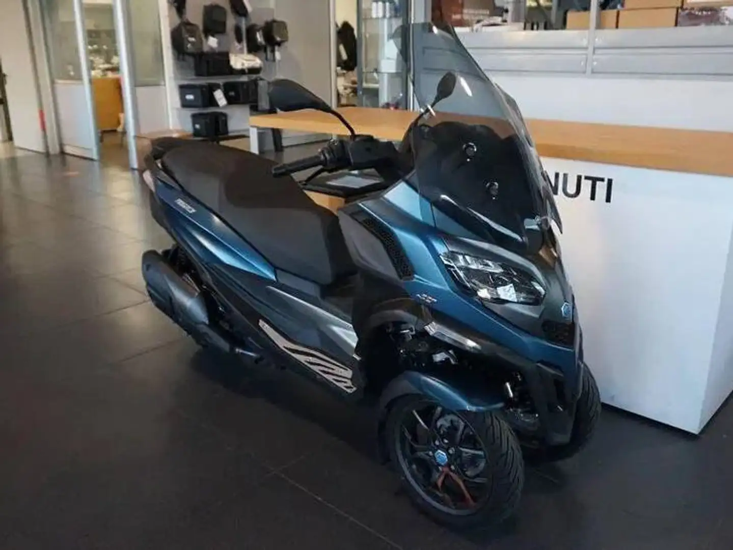 Piaggio MP3 530 Blue - 2