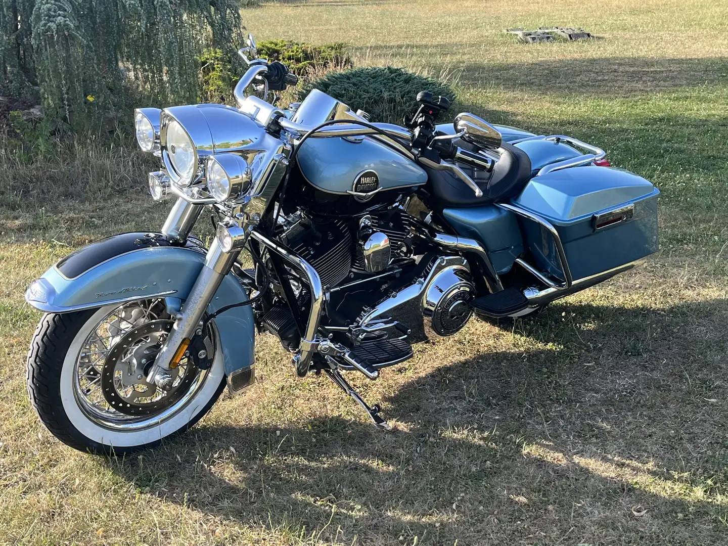 Harley-Davidson Road King beach bar chicano - 1