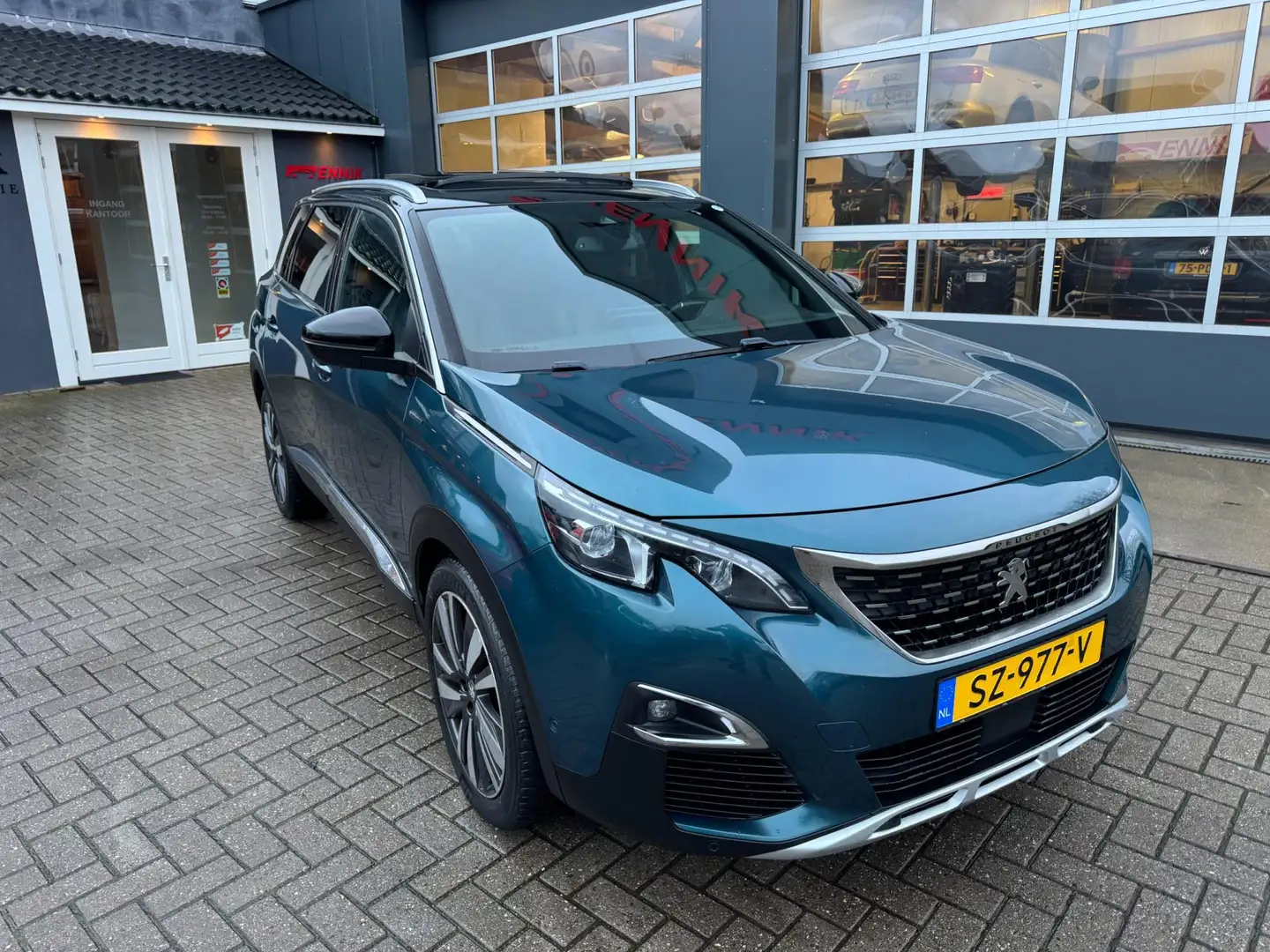 Peugeot 5008 1.2 PureTech Blue Lease GT-Line / Pano / Leder / 7 Groen - 2