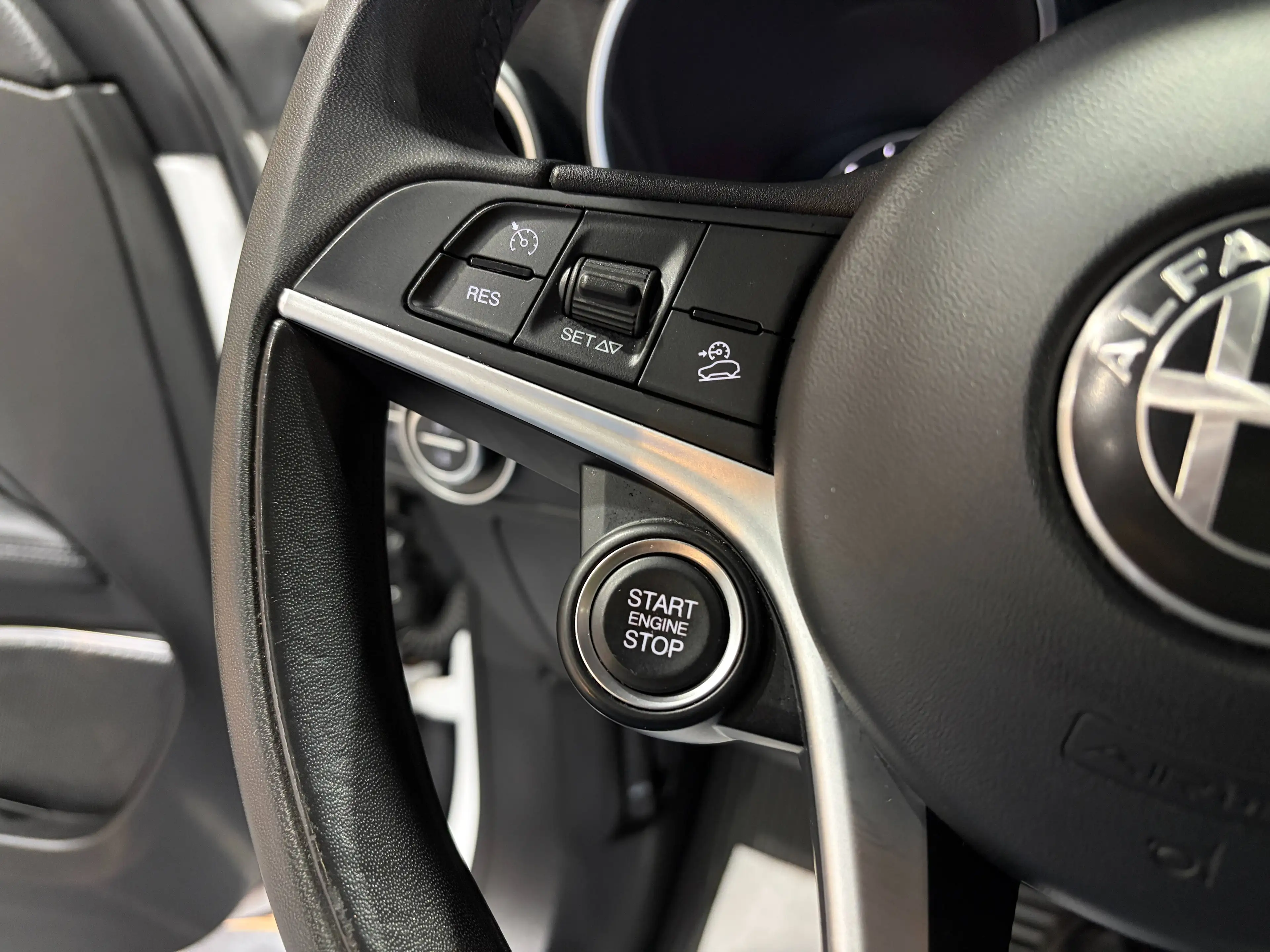 Alfa Romeo Stelvio 2.2 JTD *CRUISE CONTROL*CAMERA*XENON*GARANTIE* — photo 11