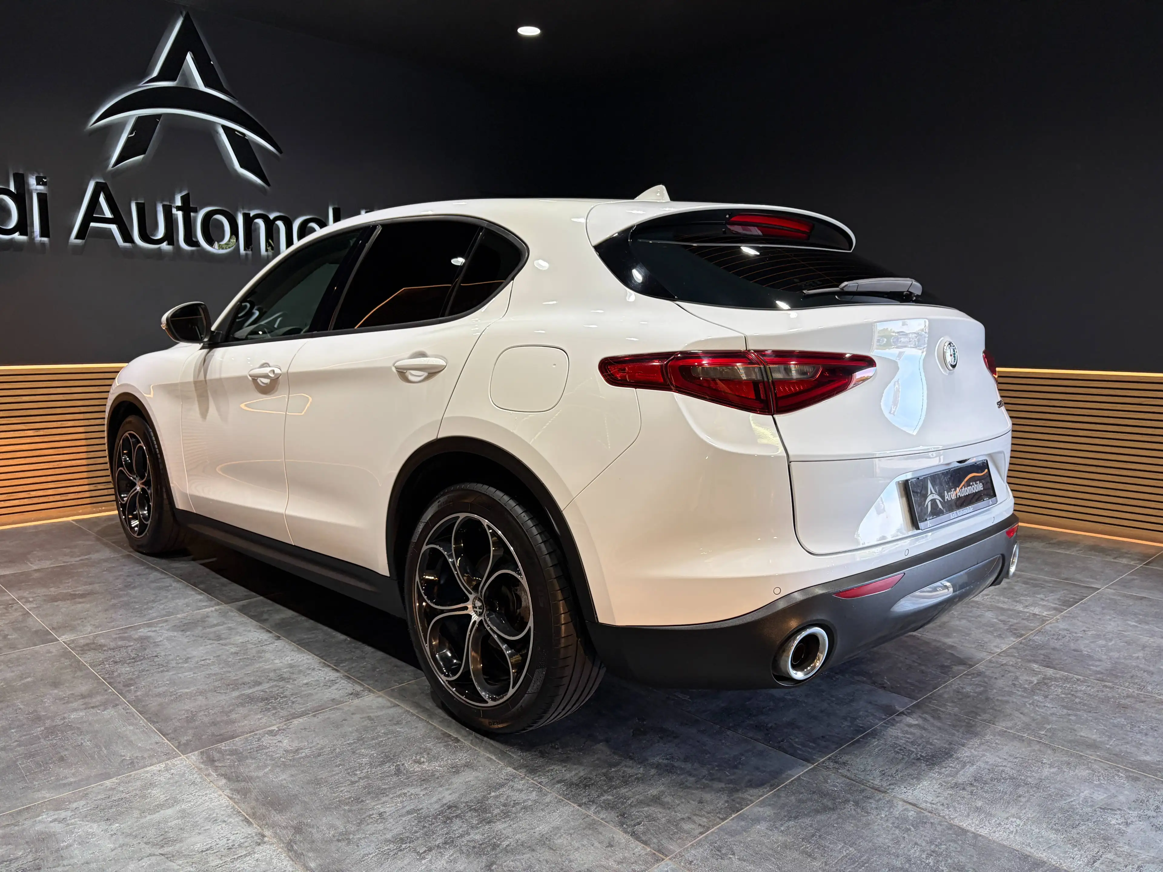 Alfa Romeo Stelvio 2.2 JTD *CRUISE CONTROL*CAMERA*XENON*GARANTIE* — photo 8