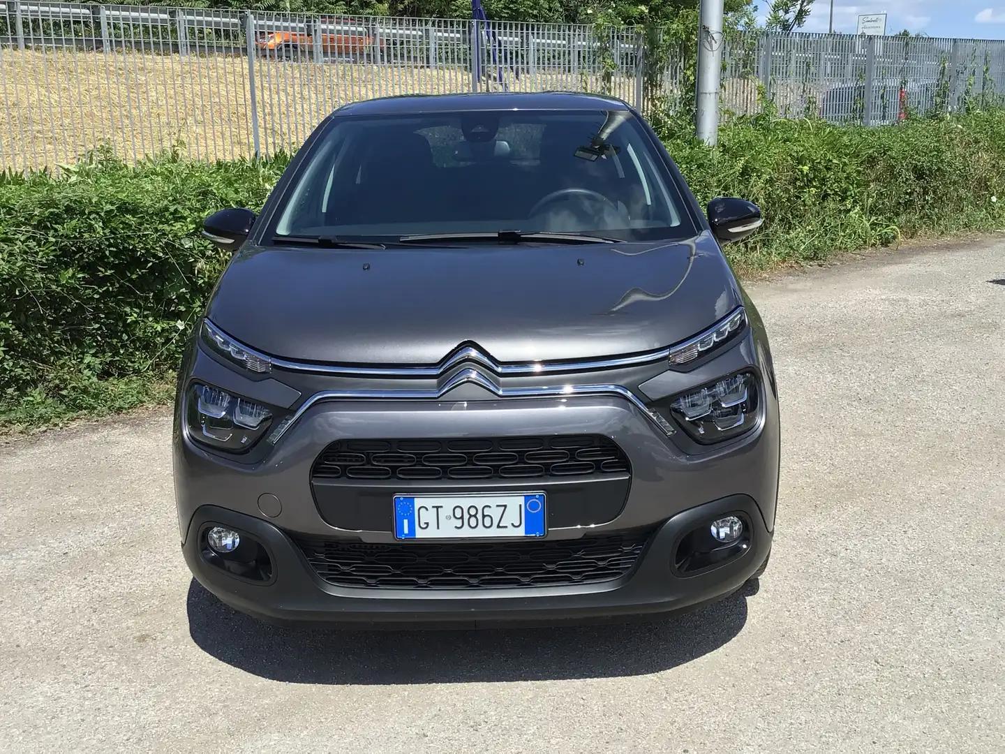 Citroen C3 1.2 Max s&s 110cv Key-less Grigio - 2