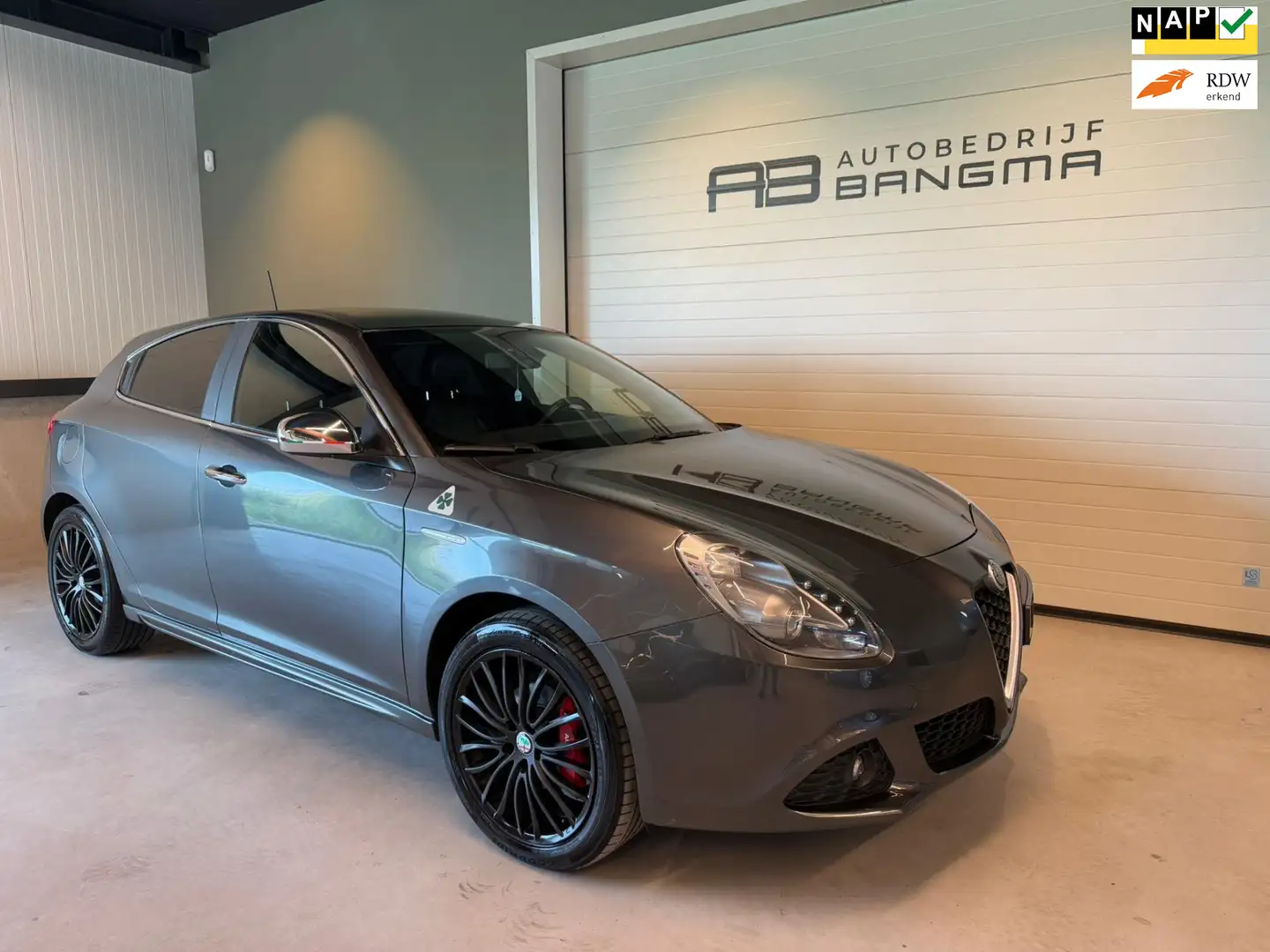 Alfa Romeo Giulietta 1.4 TURBO LPG G3/CLIMA AIRCO/ZWARTE LM-VELG/LEREN Gris - 1