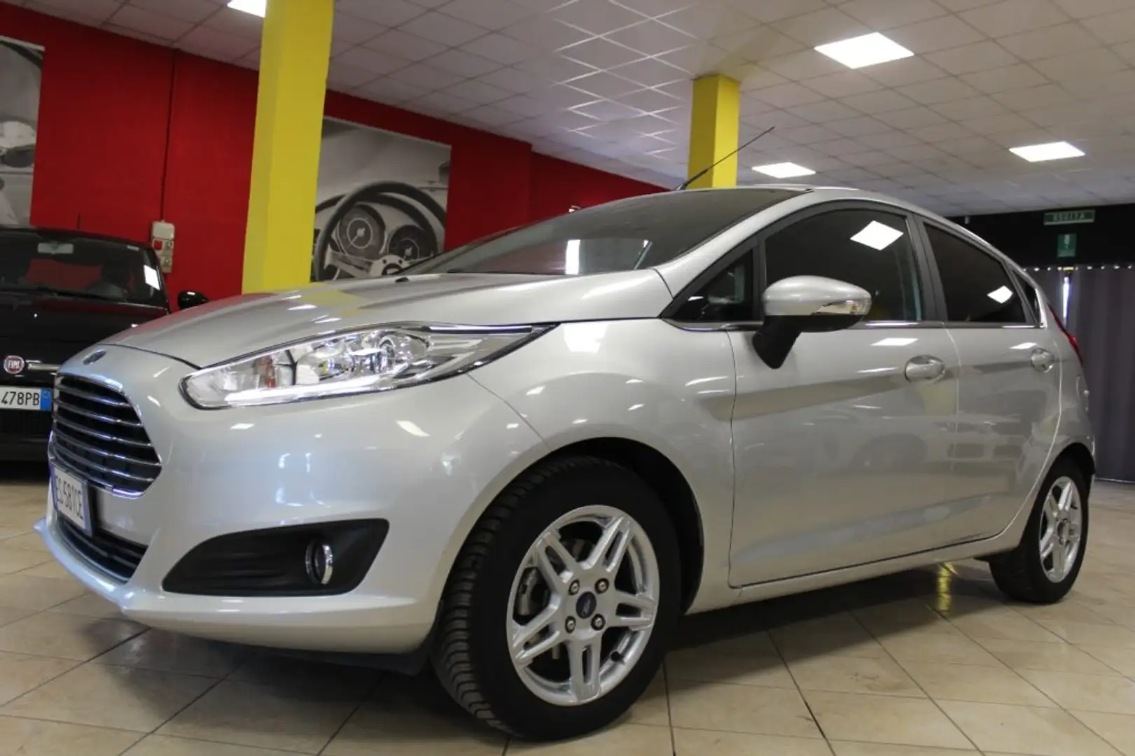 Ford Fiesta 1.2 60CV 5 porte 70000 Km !!! OK NEOPATENTATI Grijs - 2