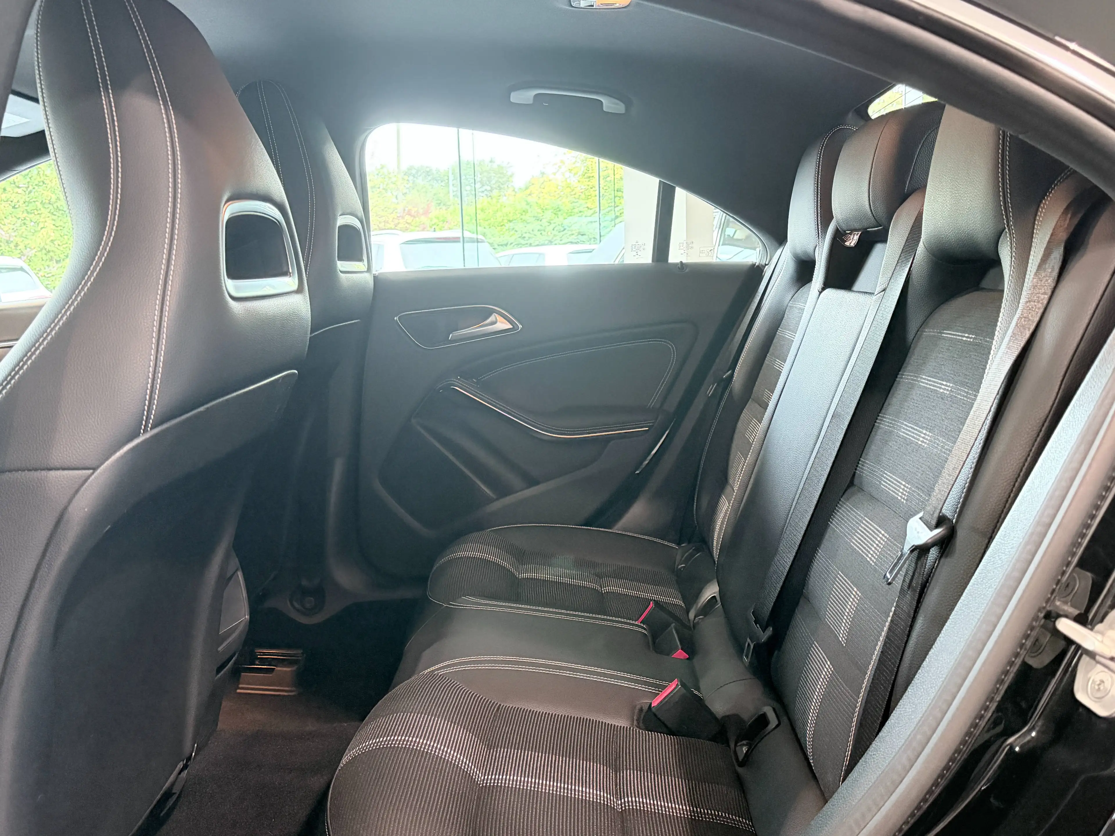Mercedes-Benz CLA 180 CLA 180 / PDC / Stoelverwarming — photo 9