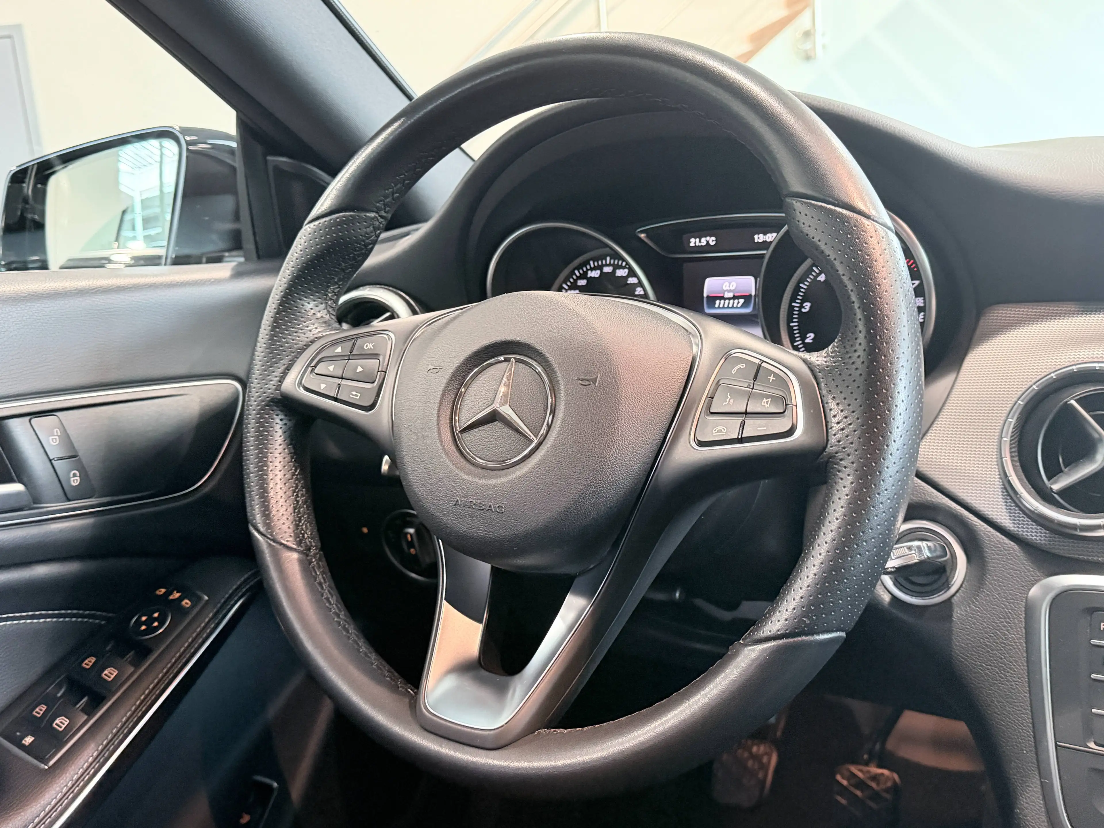 Mercedes-Benz CLA 180 CLA 180 / PDC / Stoelverwarming — photo 11