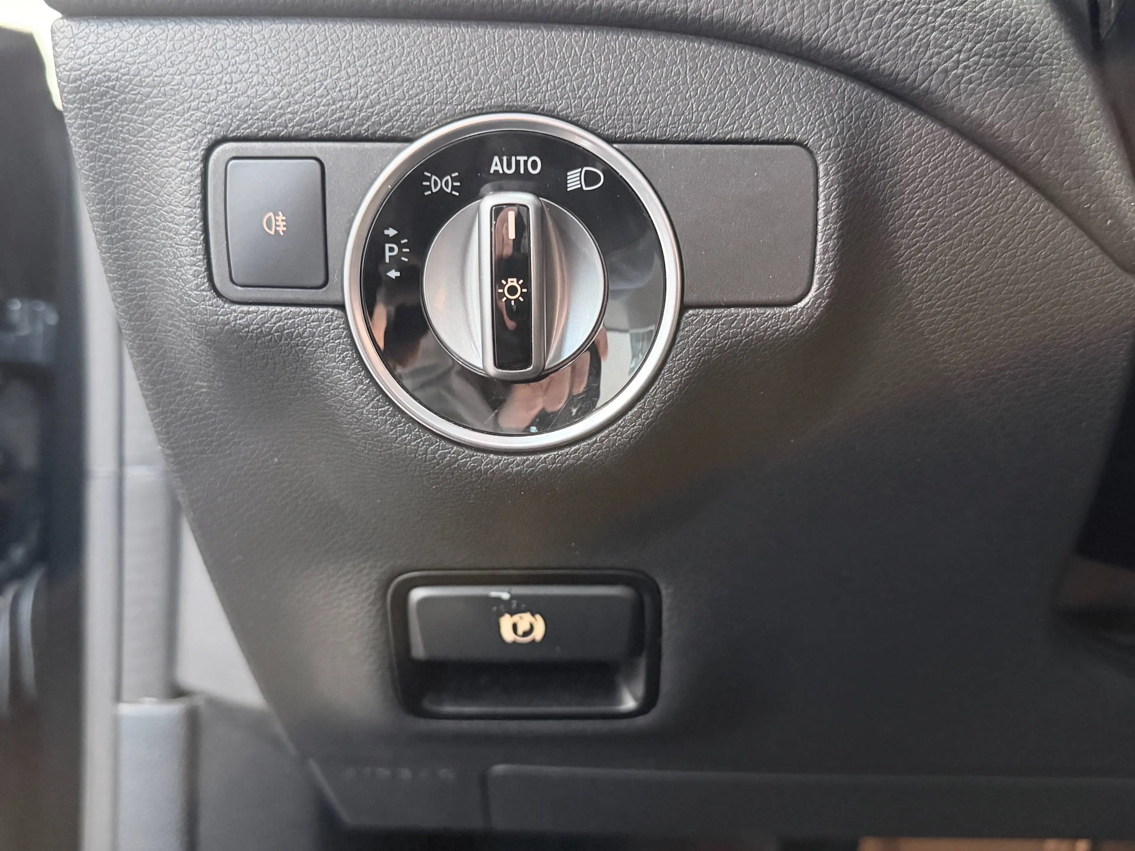 Mercedes-Benz CLA 180 CLA 180 / PDC / Stoelverwarming — photo 15