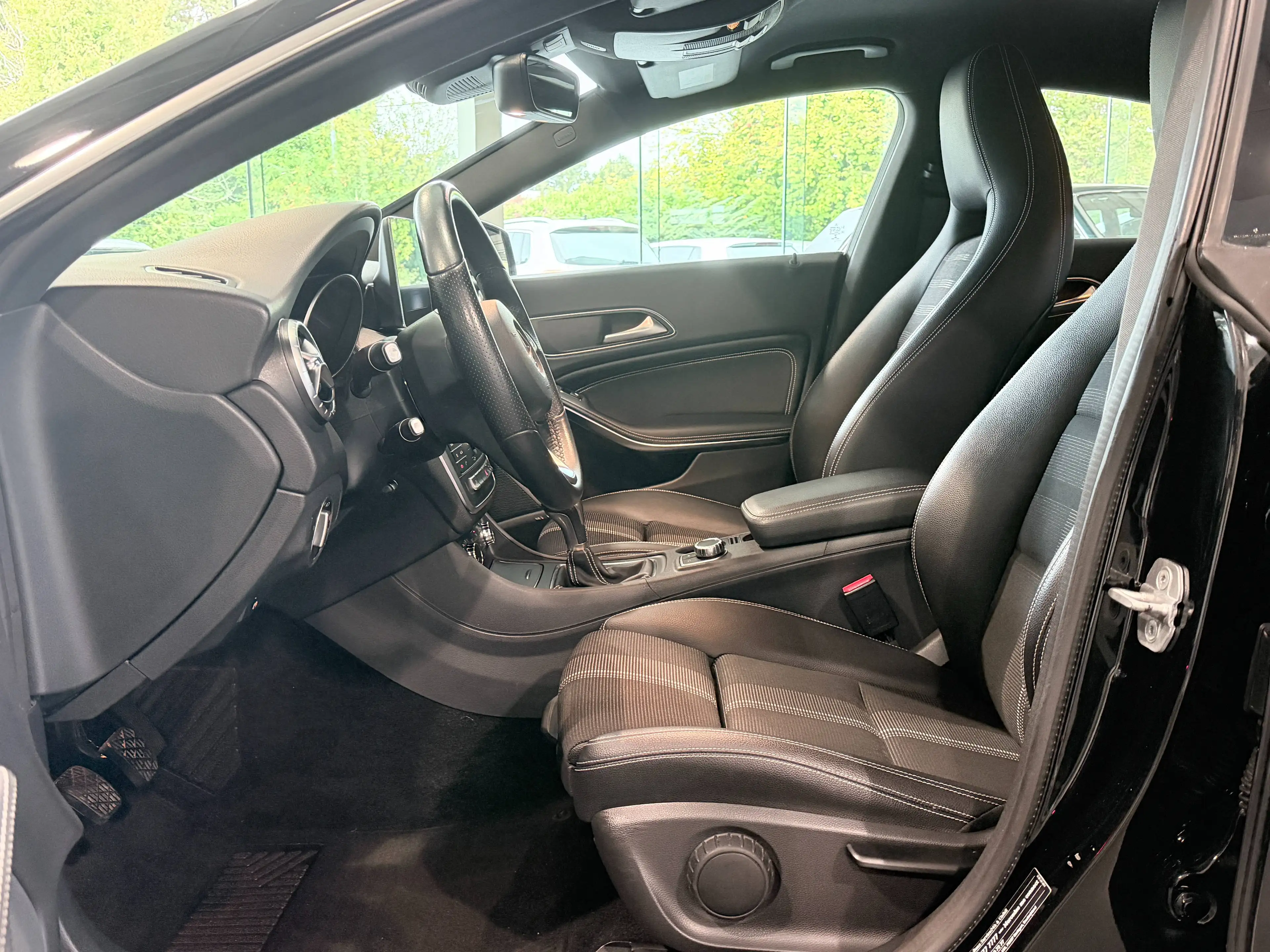 Mercedes-Benz CLA 180 CLA 180 / PDC / Stoelverwarming — photo 6