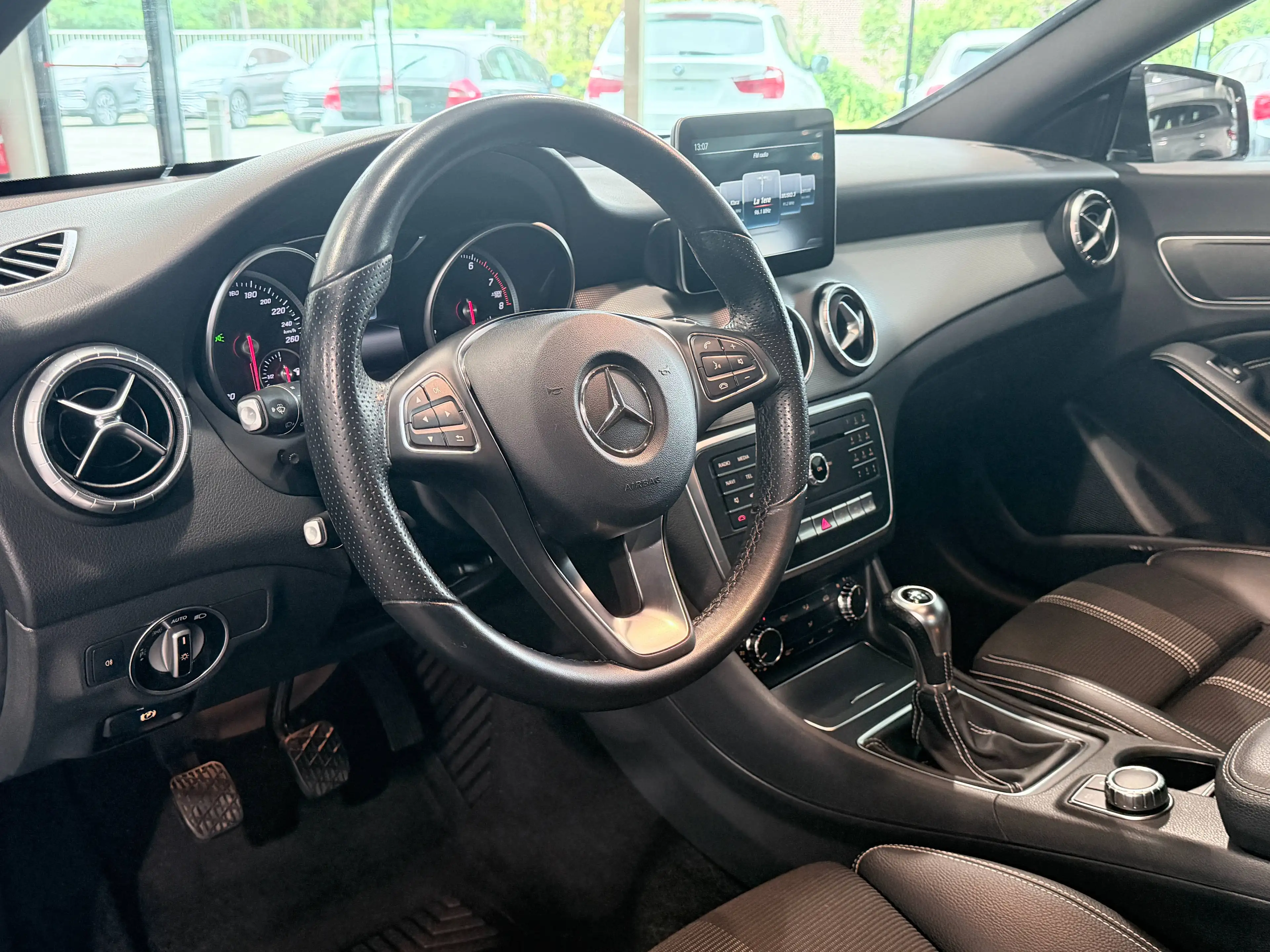 Mercedes-Benz CLA 180 CLA 180 / PDC / Stoelverwarming — photo 7