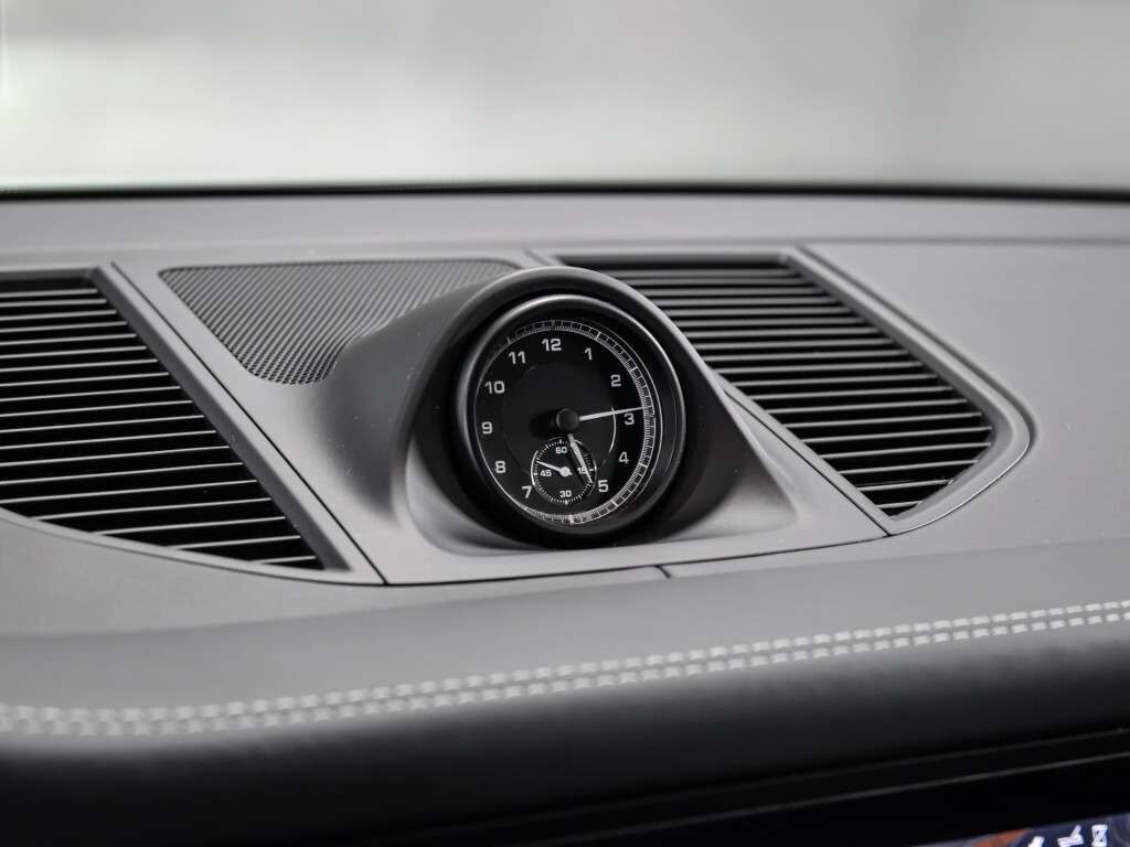 2023 Porsche Macan PLATINUM EDITION 4dr All-Wheel Drive Automatic thumb 14