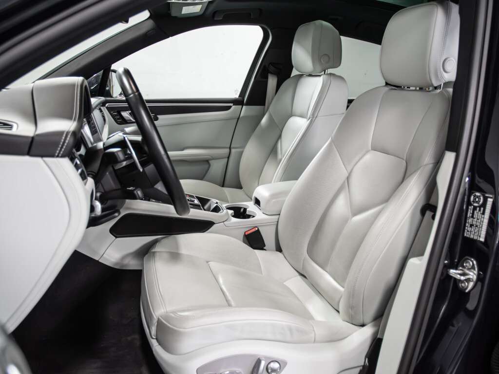 2023 Porsche Macan PLATINUM EDITION 4dr All-Wheel Drive Automatic thumb 8
