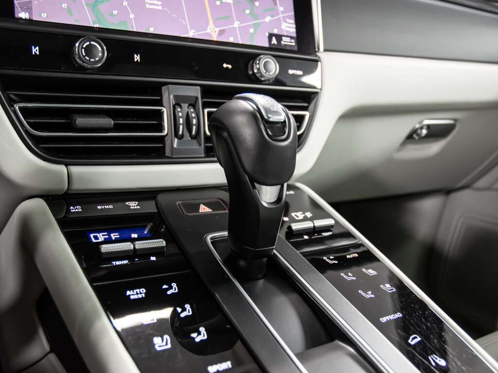 2023 Porsche Macan PLATINUM EDITION 4dr All-Wheel Drive Automatic thumb 15