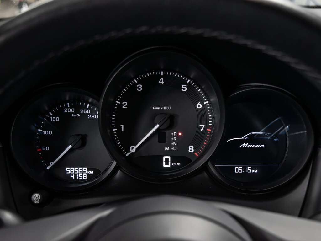 2023 Porsche Macan PLATINUM EDITION 4dr All-Wheel Drive Automatic thumb 27