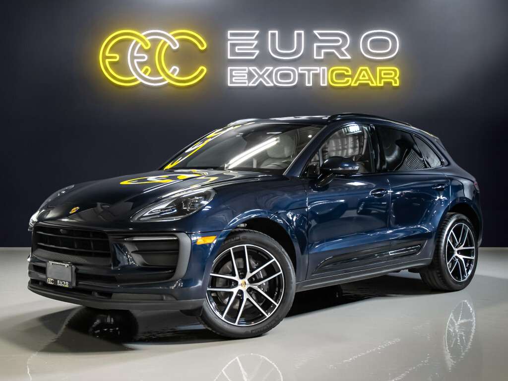 2023 Porsche Macan PLATINUM EDITION 4dr All-Wheel Drive Automatic alt 3