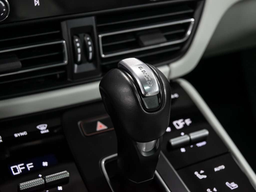 2023 Porsche Macan PLATINUM EDITION 4dr All-Wheel Drive Automatic thumb 12