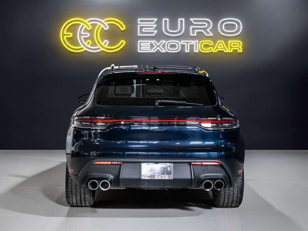 2023 Porsche Macan PLATINUM EDITION 4dr All-Wheel Drive Automatic alt 2