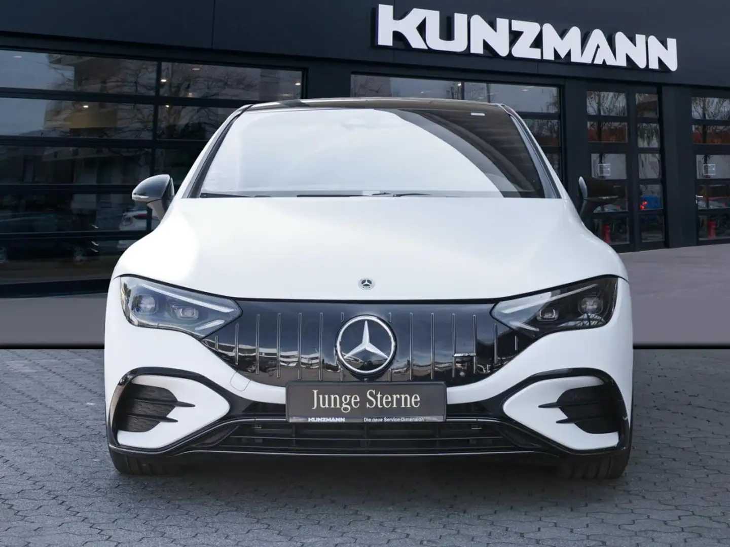 Mercedes-Benz EQE 53 AMG 4M+ Night Distronic Panorama HeadUp Weiß - 2