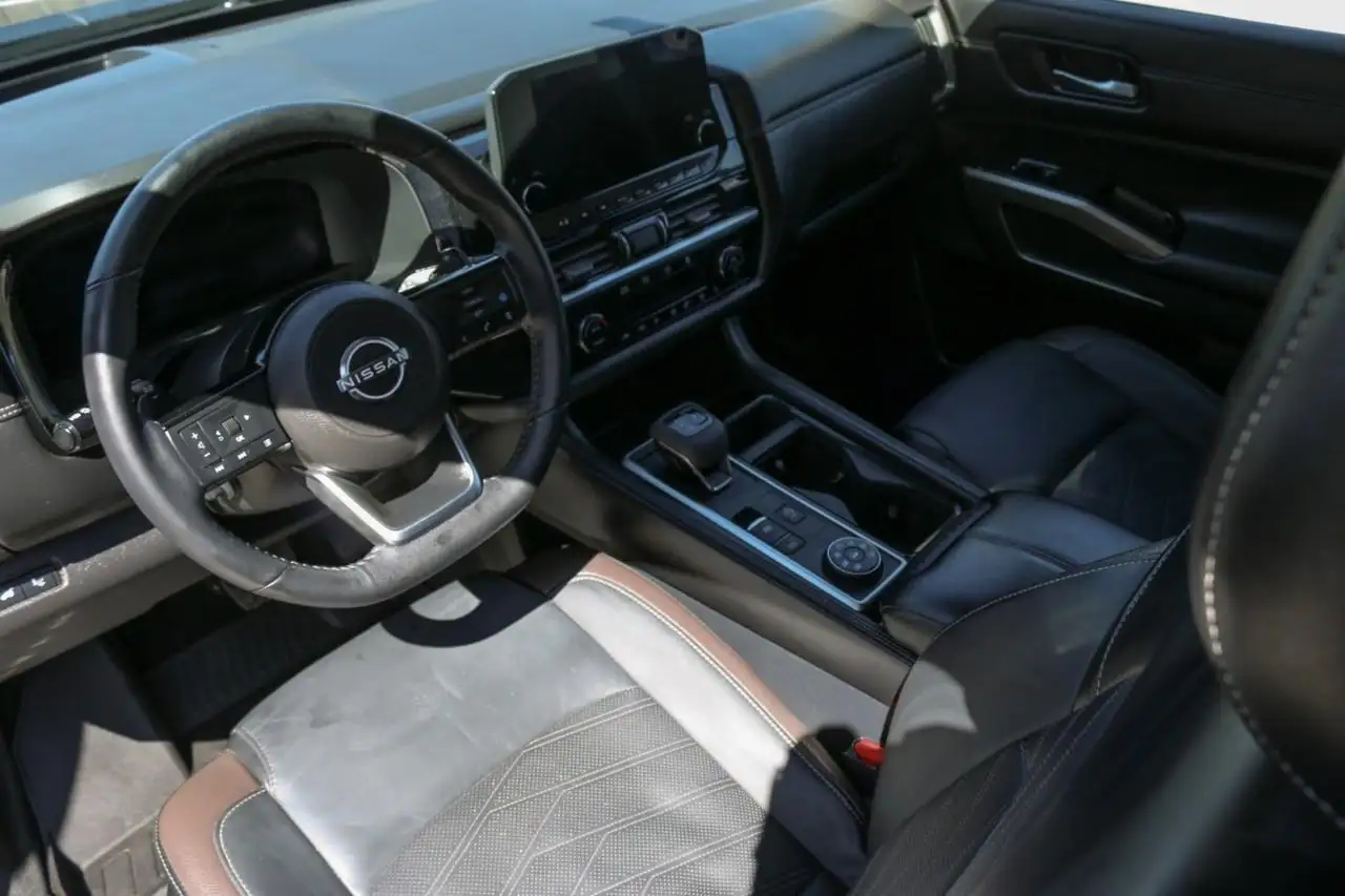 Nissan Pathfinder снимка Nissan Pathfinder