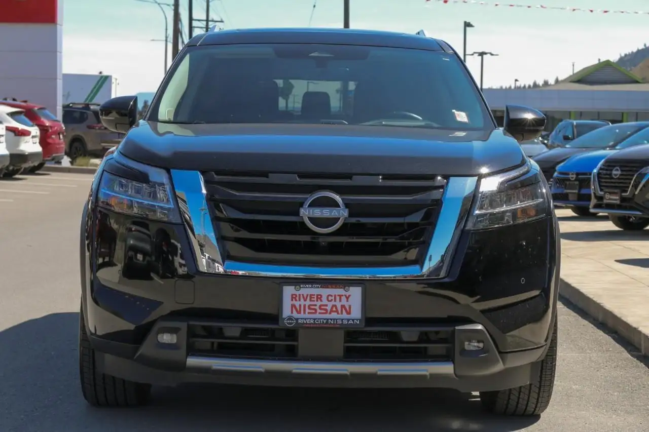 Nissan Pathfinder снимка Nissan Pathfinder