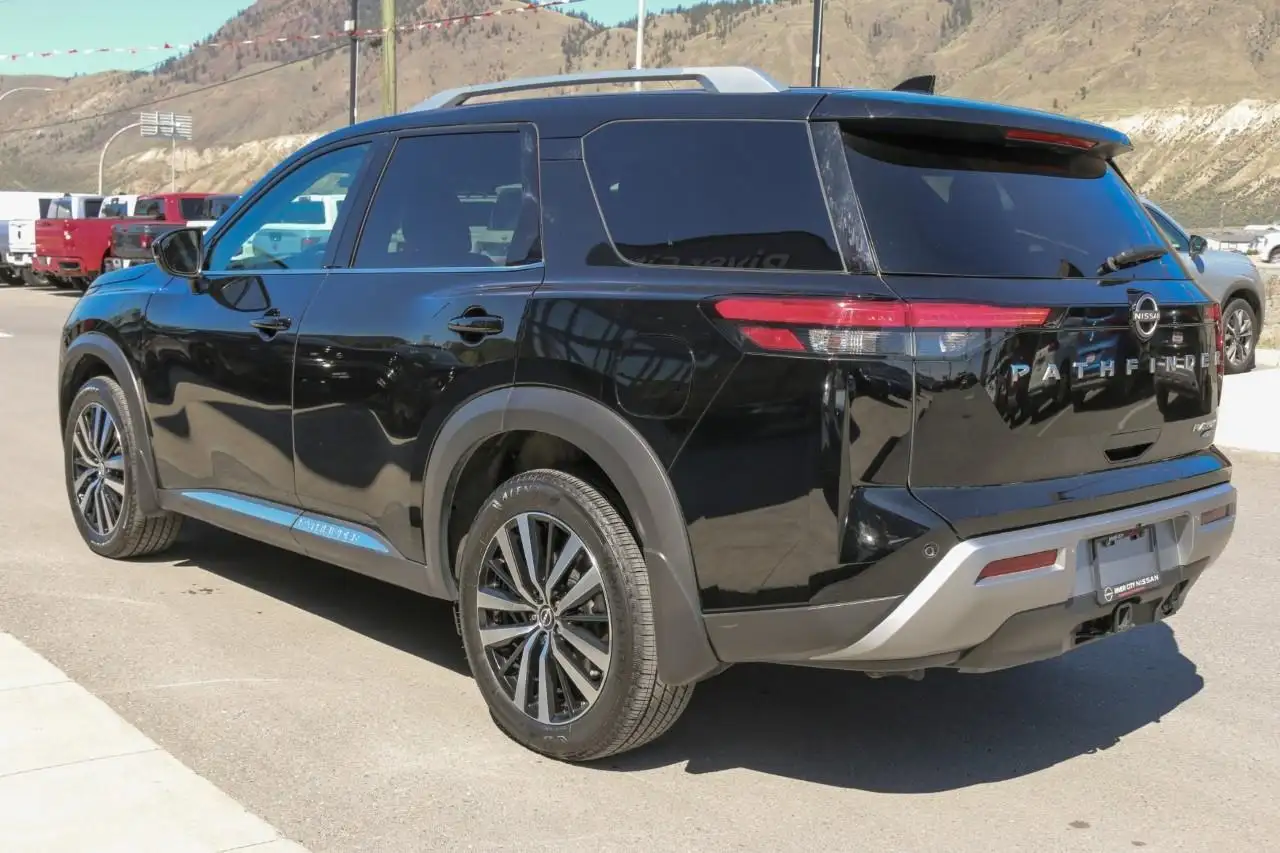Nissan Pathfinder снимка Nissan Pathfinder