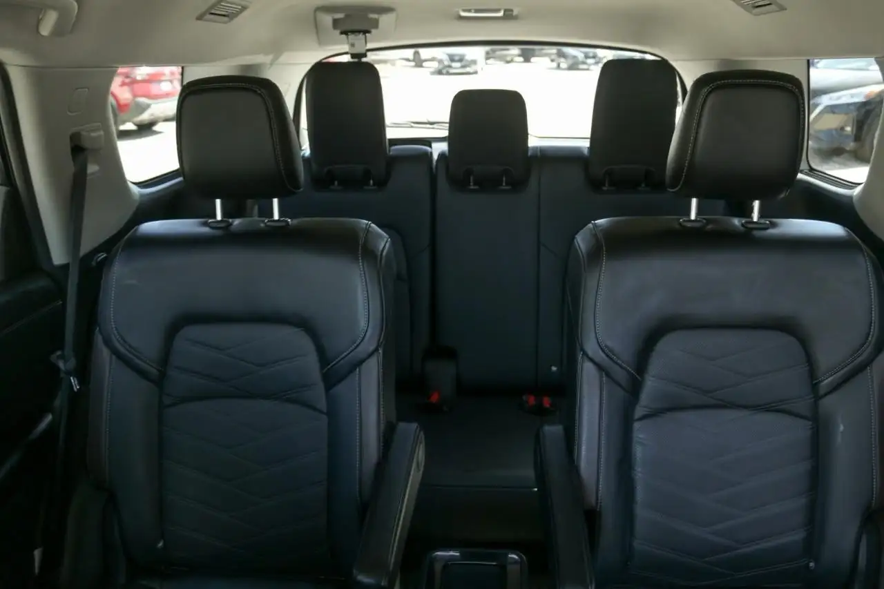Nissan Pathfinder снимка Nissan Pathfinder