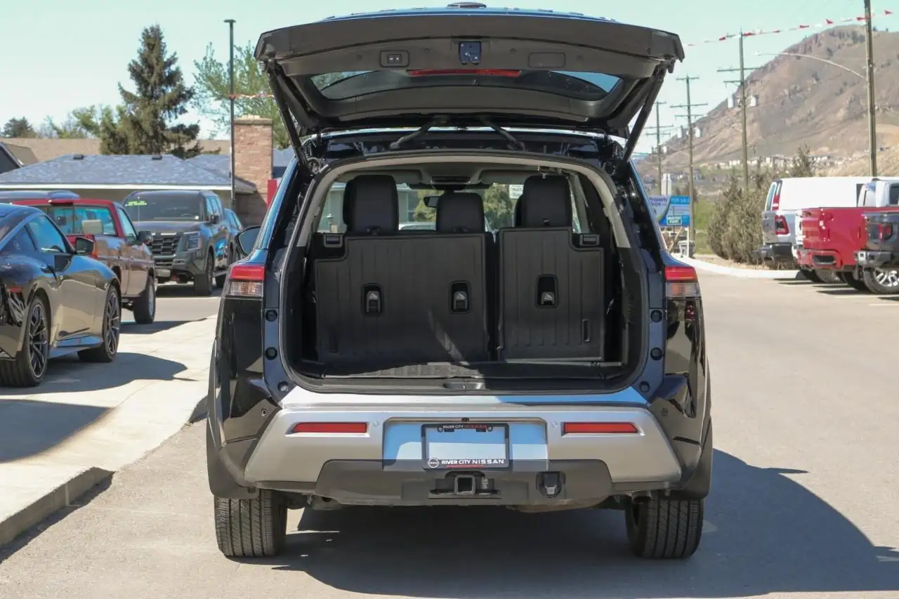 Nissan Pathfinder снимка Nissan Pathfinder