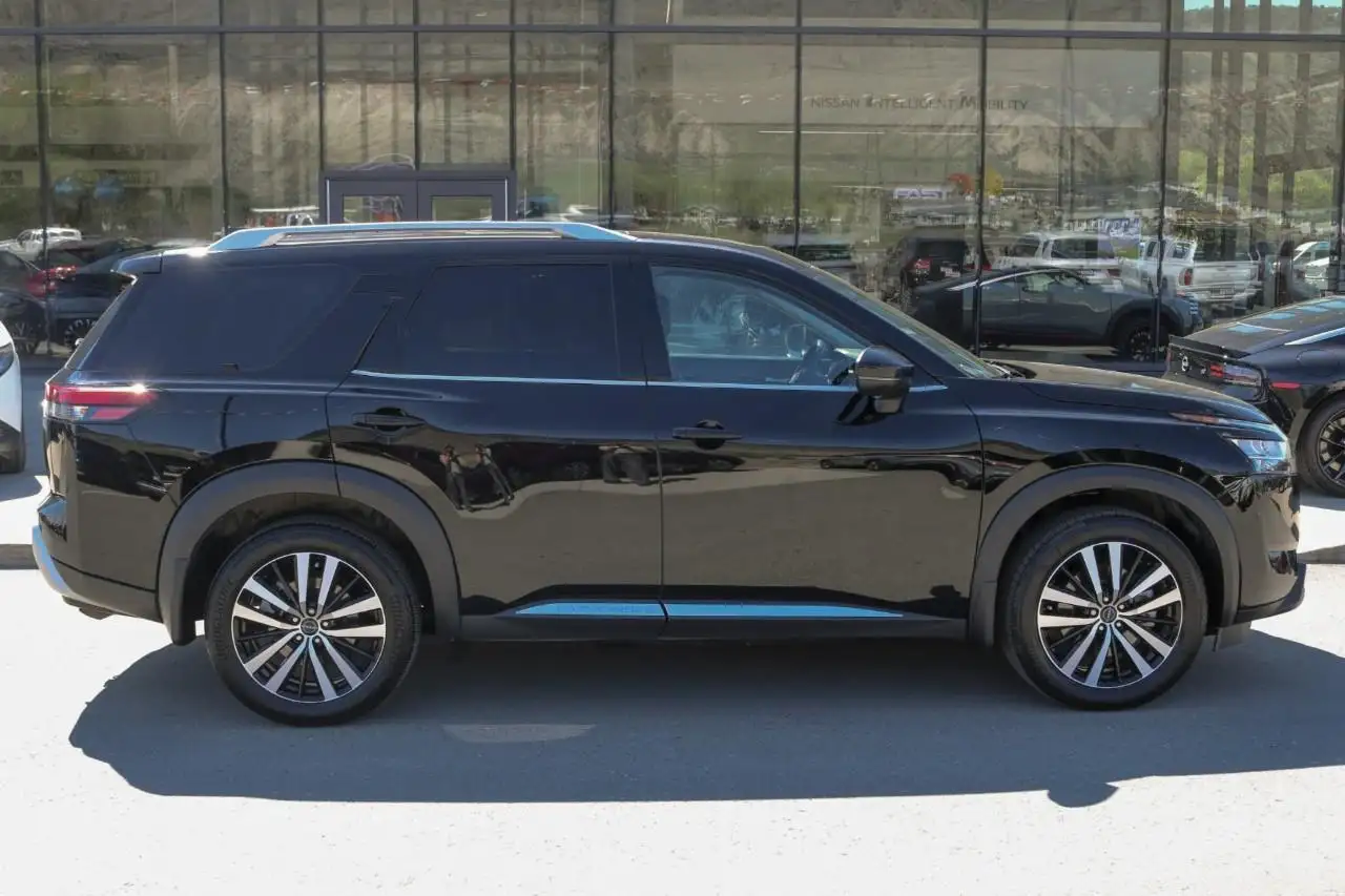Nissan Pathfinder снимка Nissan Pathfinder