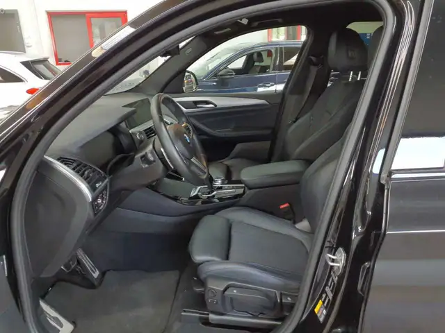 BMW X3 view 3
