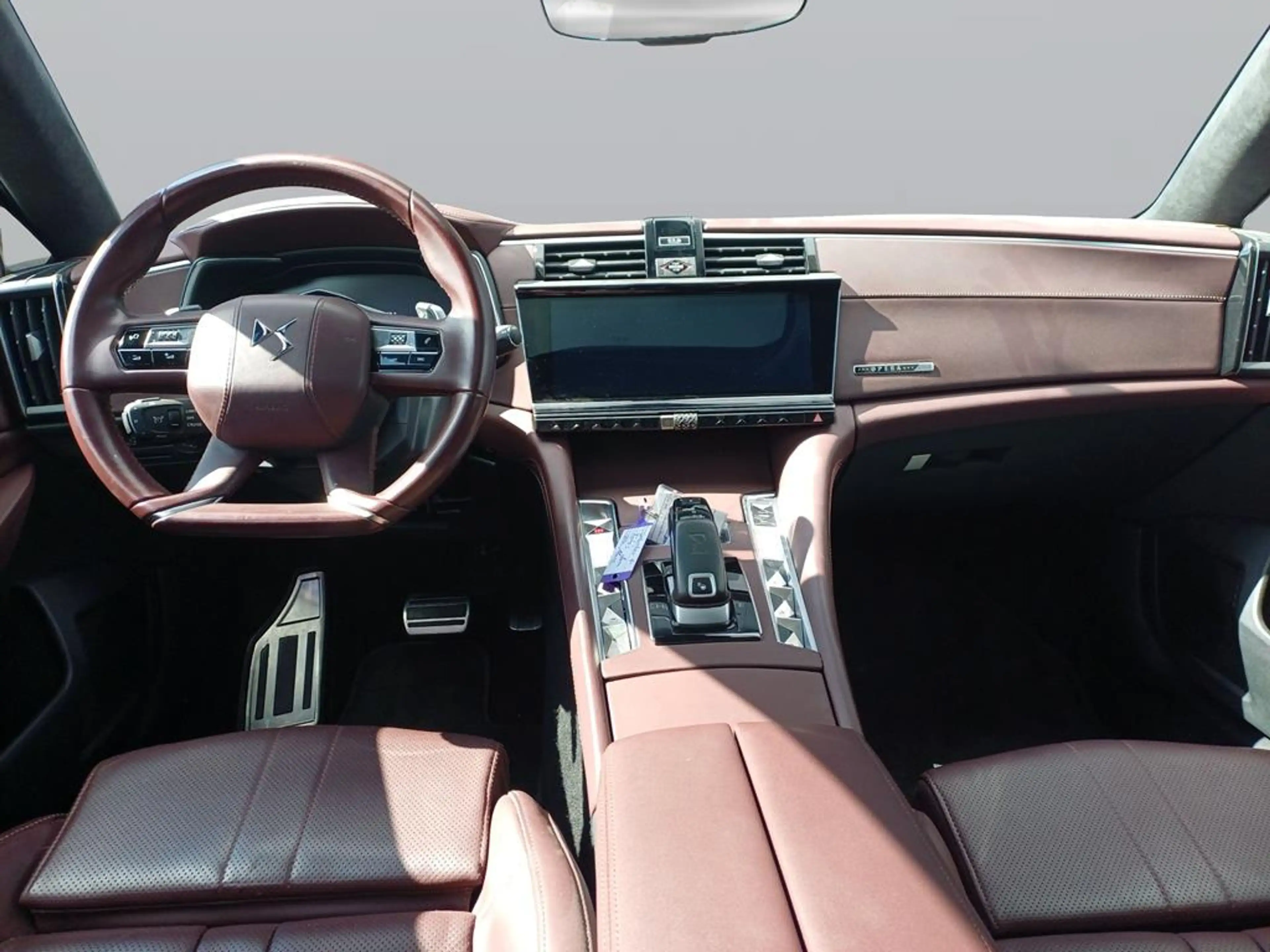 DS Automobiles DS 9 E-Tense 225 Rivoli + — photo 11