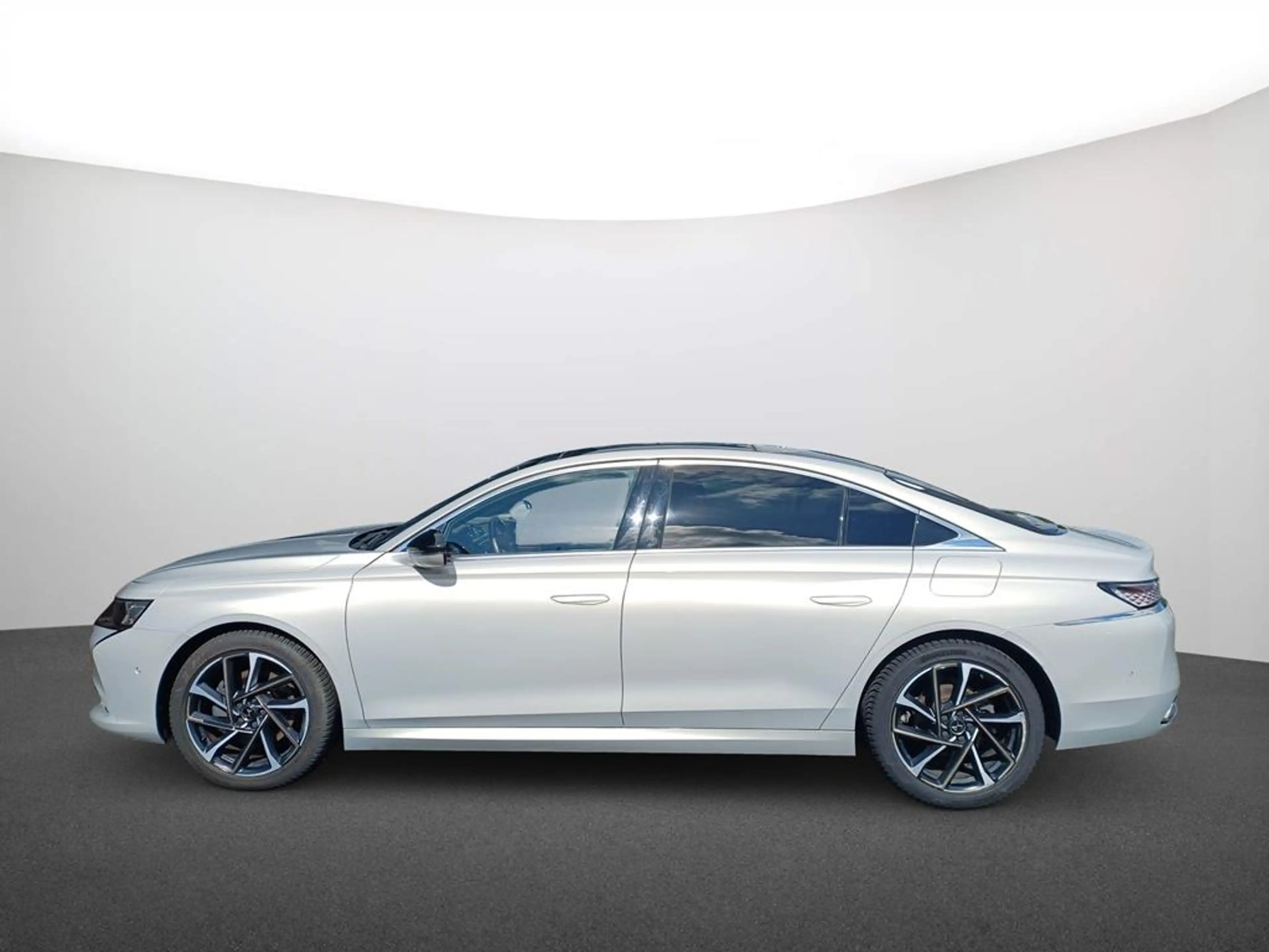 DS Automobiles DS 9 E-Tense 225 Rivoli + — photo 5