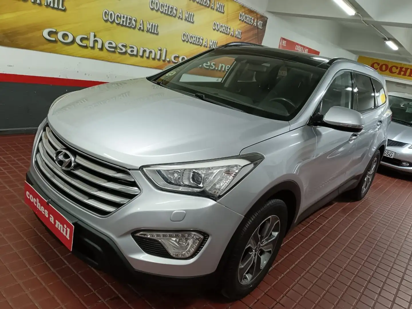 Hyundai SANTA FE 2.2 CRDi Tecno Auto 4x4 7S Gris - 2
