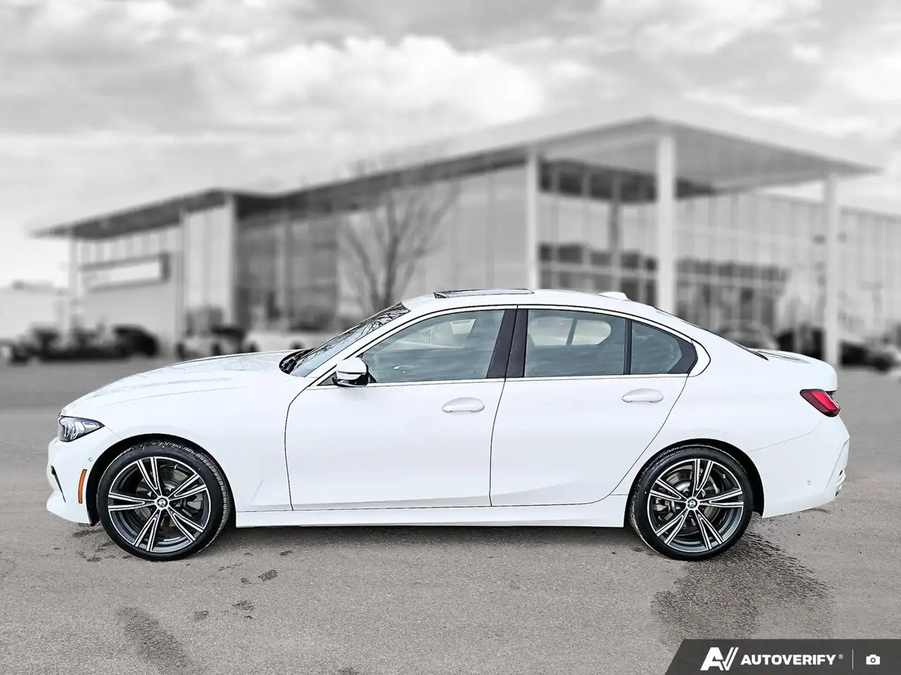 BMW 3 Series снимка BMW 3 Series