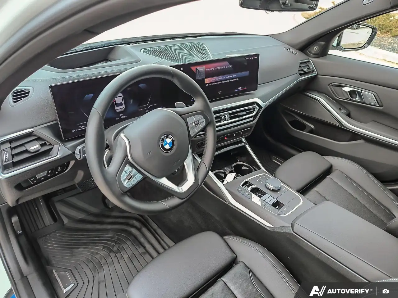 BMW 3 Series снимка BMW 3 Series
