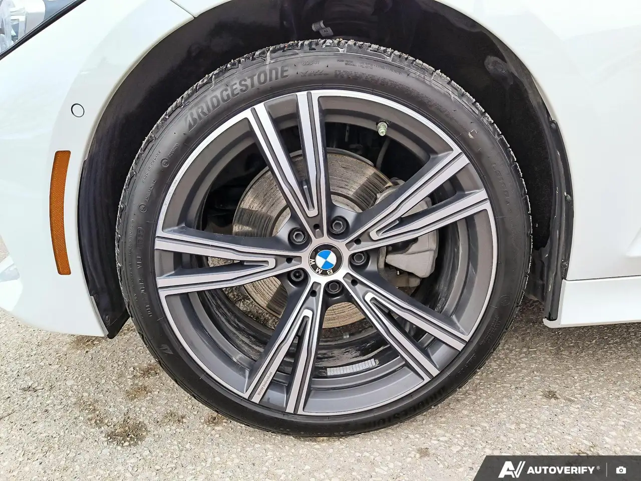 BMW 3 Series снимка BMW 3 Series