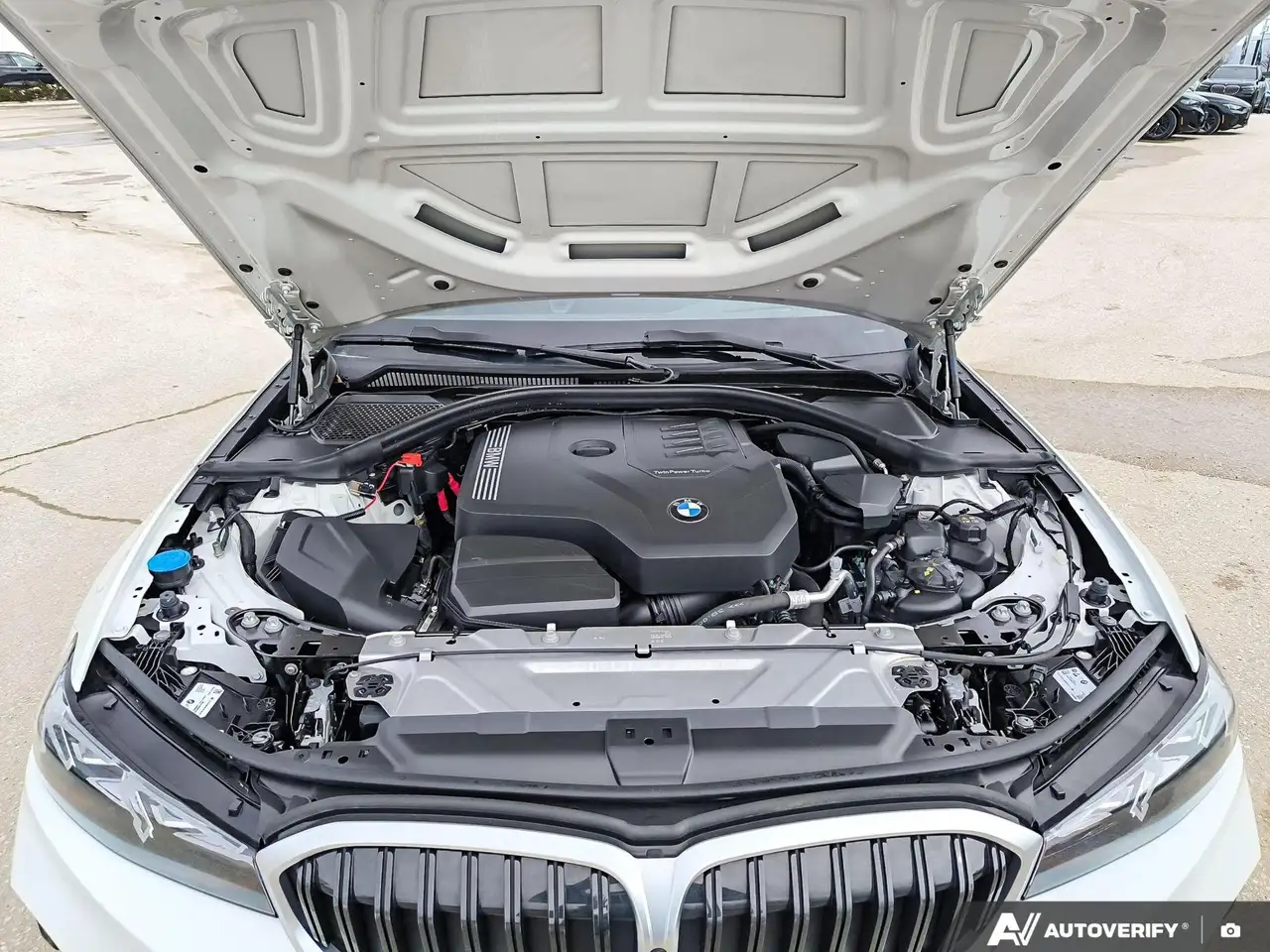 BMW 3 Series снимка BMW 3 Series