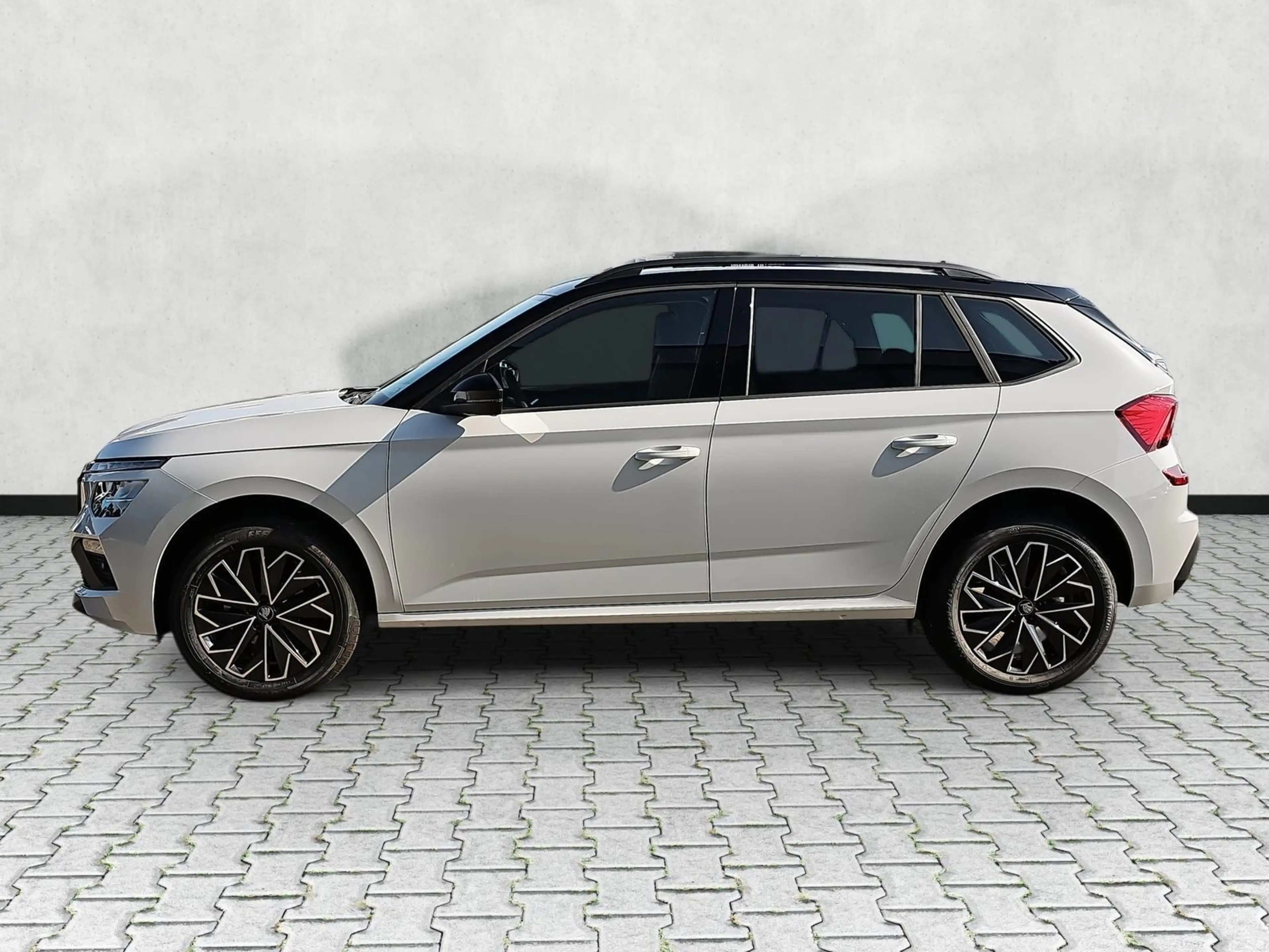 Skoda Kamiq Selection 1.0 TSI DSG Black 17Z Kamera SHZ 85 k... — photo 4