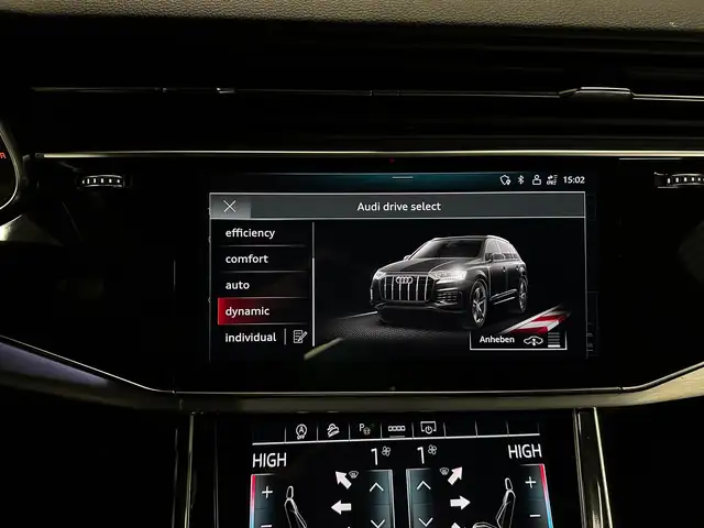 Audi Q7 view 24