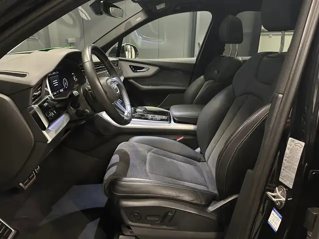 Audi Q7 view 15
