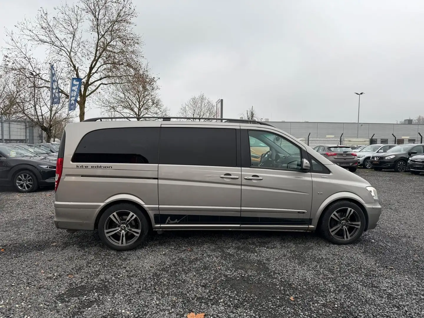 Mercedes-Benz Viano 3.0 CDI Trend Edition lang Plateado - 1