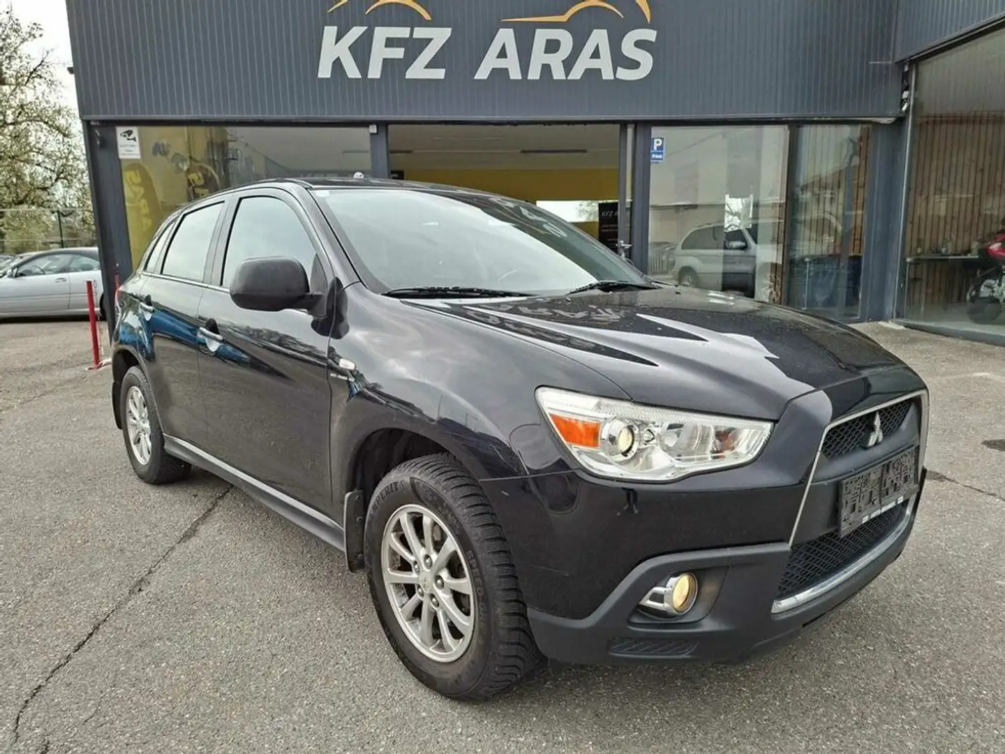 Mitsubishi ASX ASX Invite 4WD AHK, PDC, KLIMA Schwarz - 2