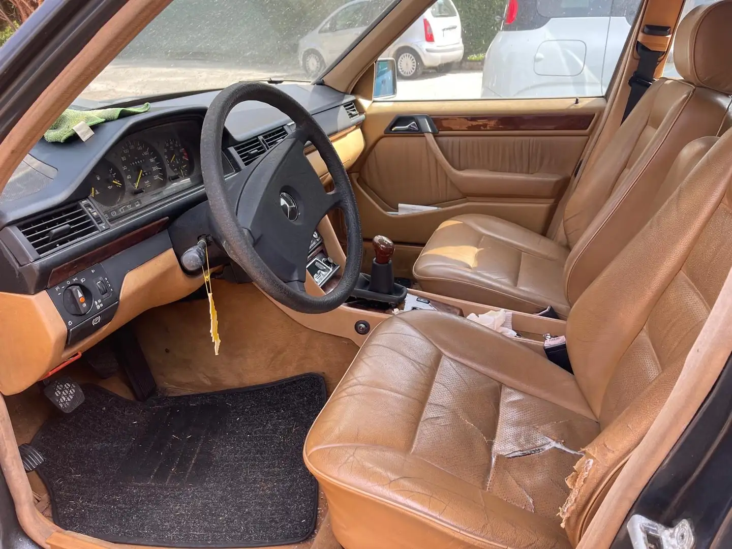 Mercedes-Benz E 200 (124) - 1