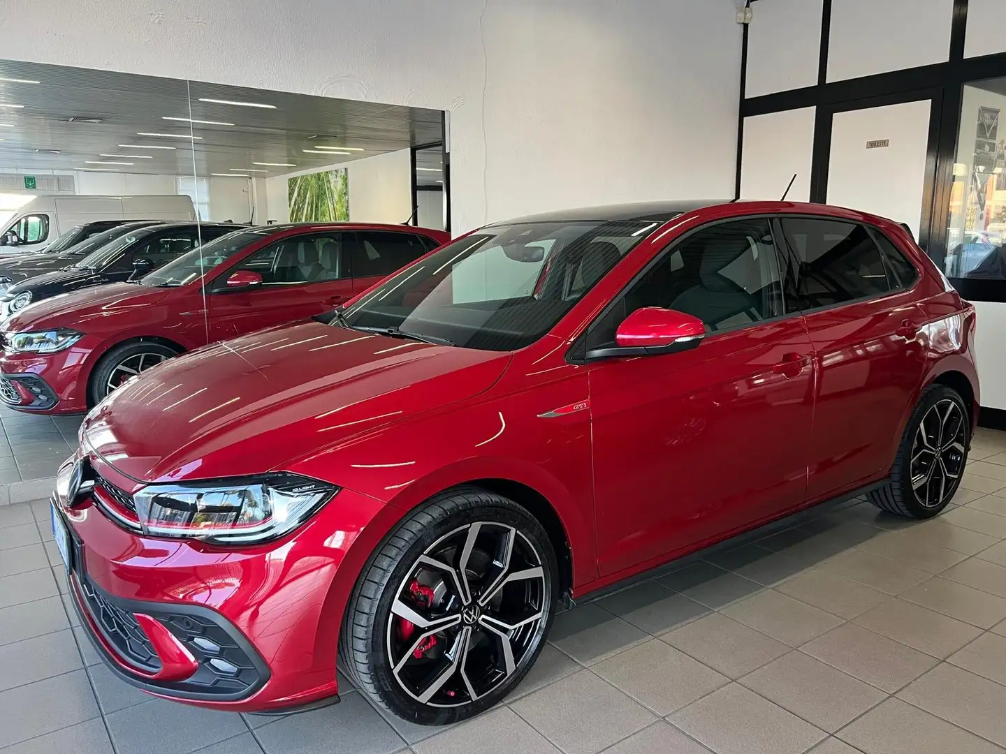 Volkswagen Polo GTI 2.0 TSI DSG KM 12.000 TETTO APRIBILE - CERCHI 18 Rosso - 2