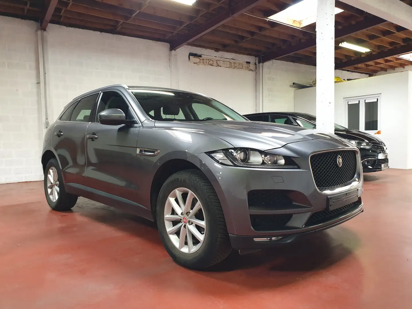 Jaguar F-Pace 2.0 D E-Performance Prestige (EU6.2) Gris - 1