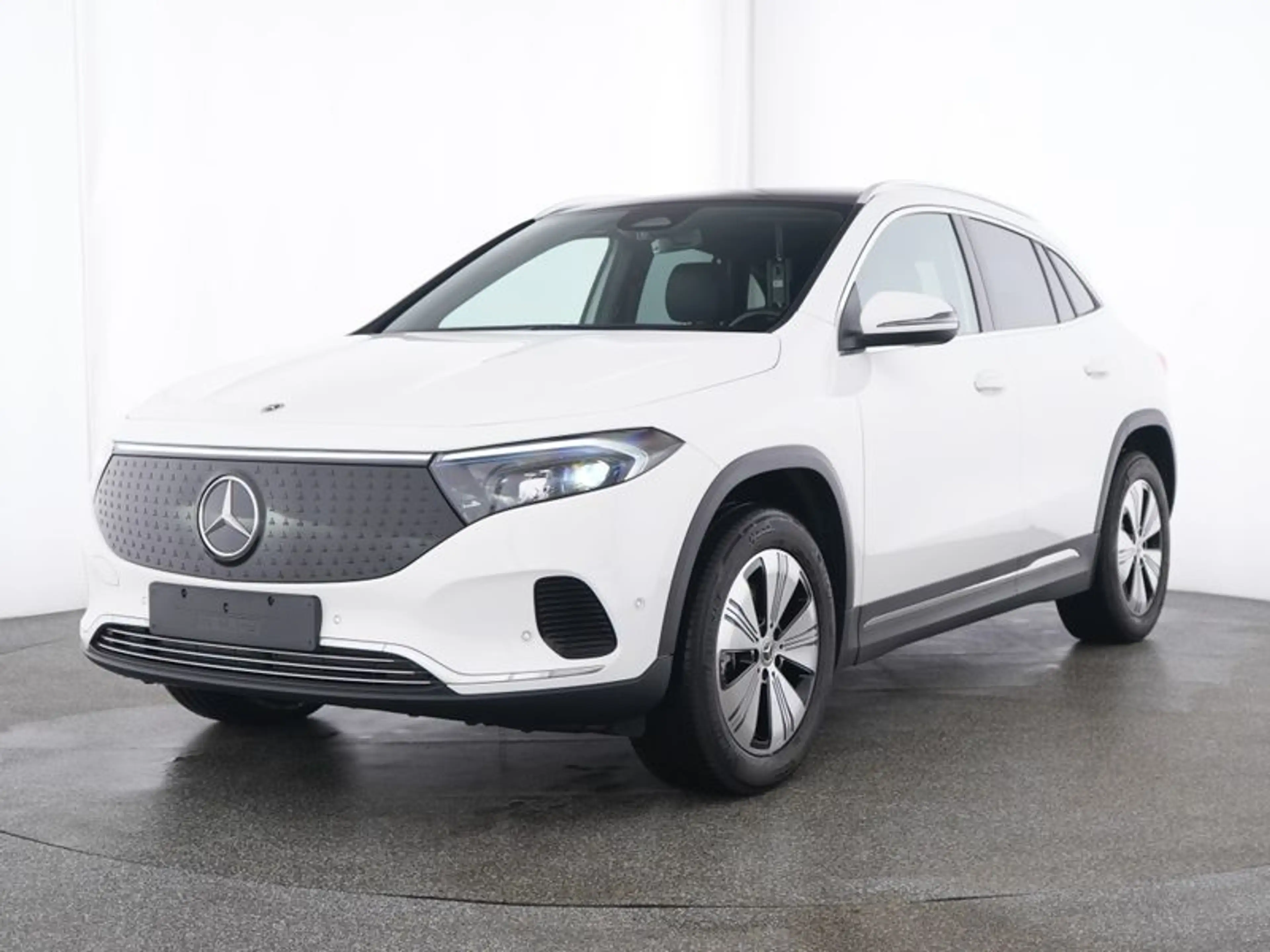 Mercedes-Benz EQA 300 4M Progressive/LED/Cam/Pano/Totw/Winter — photo 2