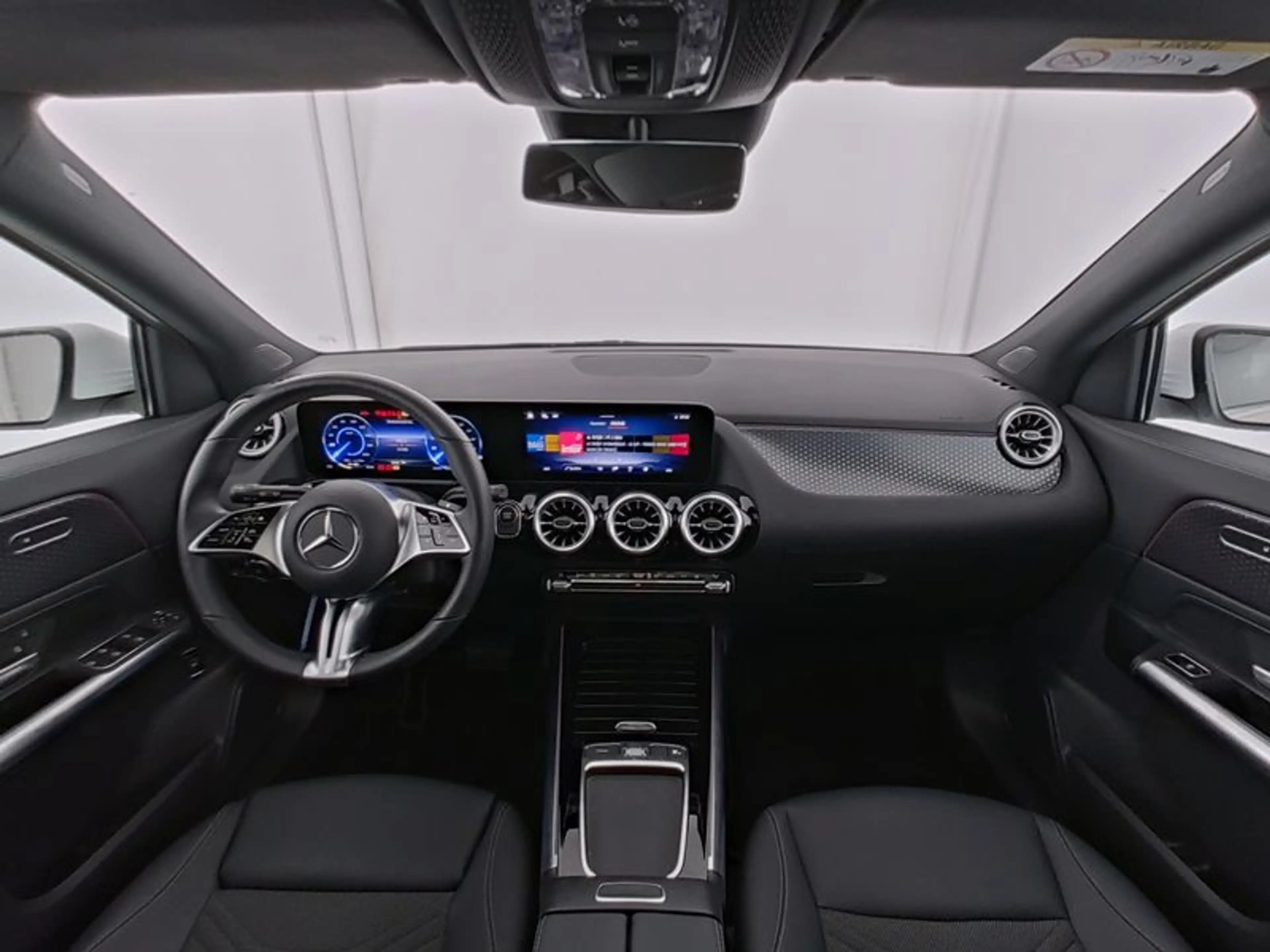 Mercedes-Benz EQA 300 4M Progressive/LED/Cam/Pano/Totw/Winter — photo 6